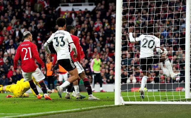 fulhams-willian-handles-ball-goal-804282635.jpg